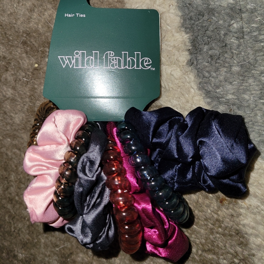 5/$25 Wild Fable Hair Scrunchies New